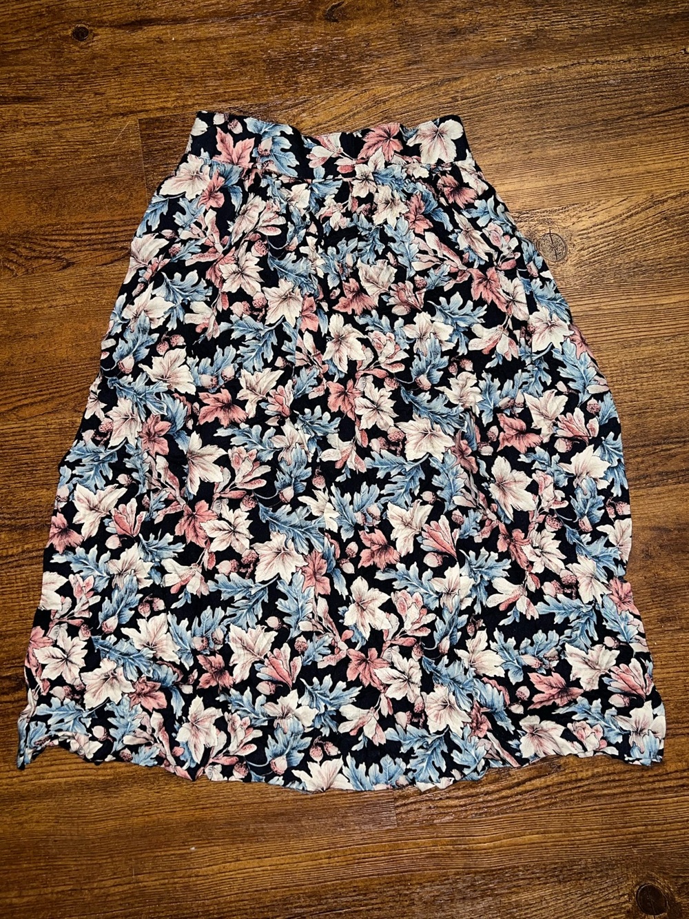 Vintage Intriguing Threads 90’s Floral Retro Midi Rayon Skirt Size 8